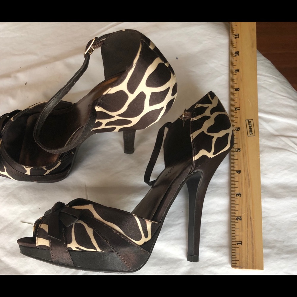Shoes - Picture 3 of 3